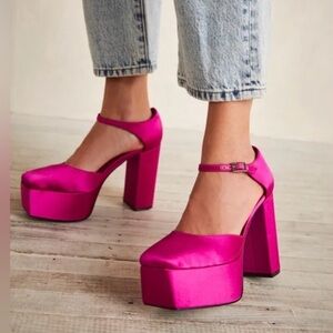 Jeffrey Campbell Edie Closed Toe Platforms- Sz 9/NEW